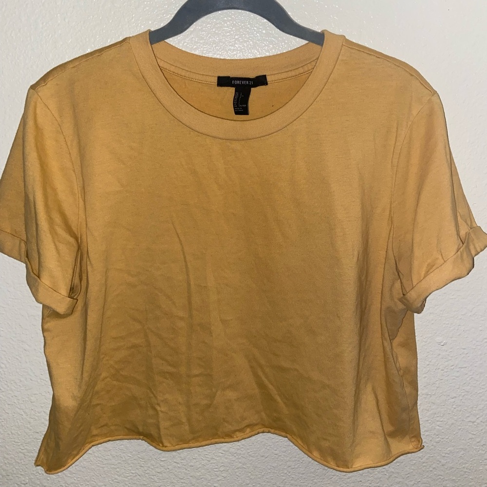 cropped yellow Forever 21 tee shirt
